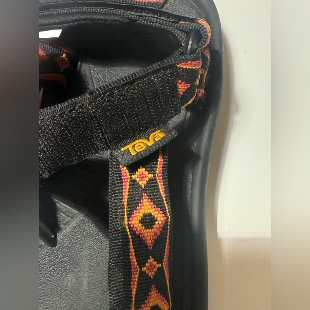 Teva Black and Orange Geometric Sandals for Men 🩴 🧡 - Picture 10 of 11